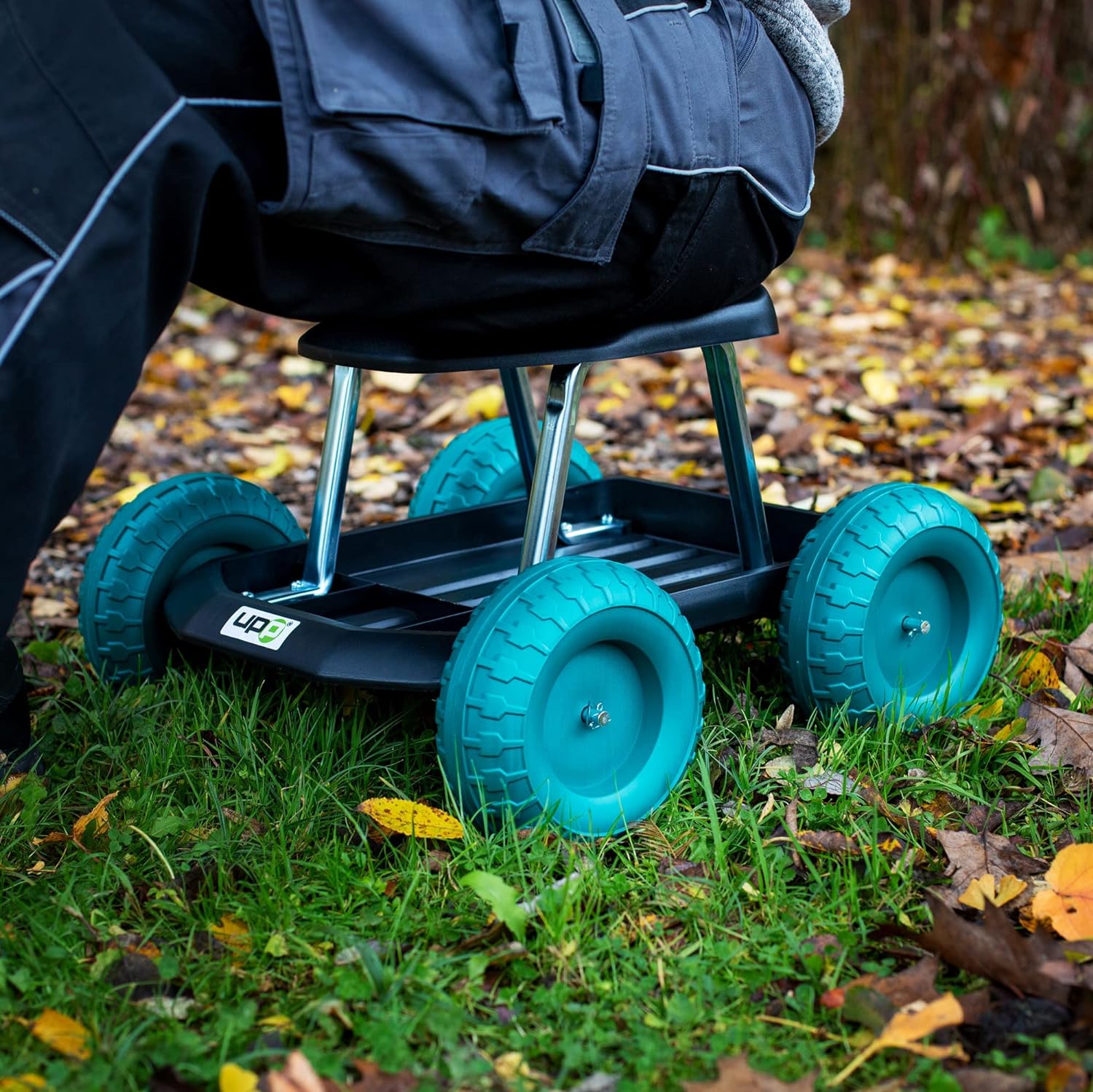 UPP fahrbarer Gartenwagenrollsitz bis 130 kg mit Ablage