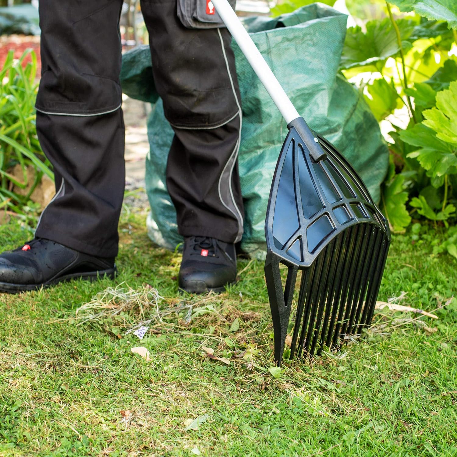 UPP 3 in 1- Hof - &amp; Gartenschaufel mit Teleskopstiel