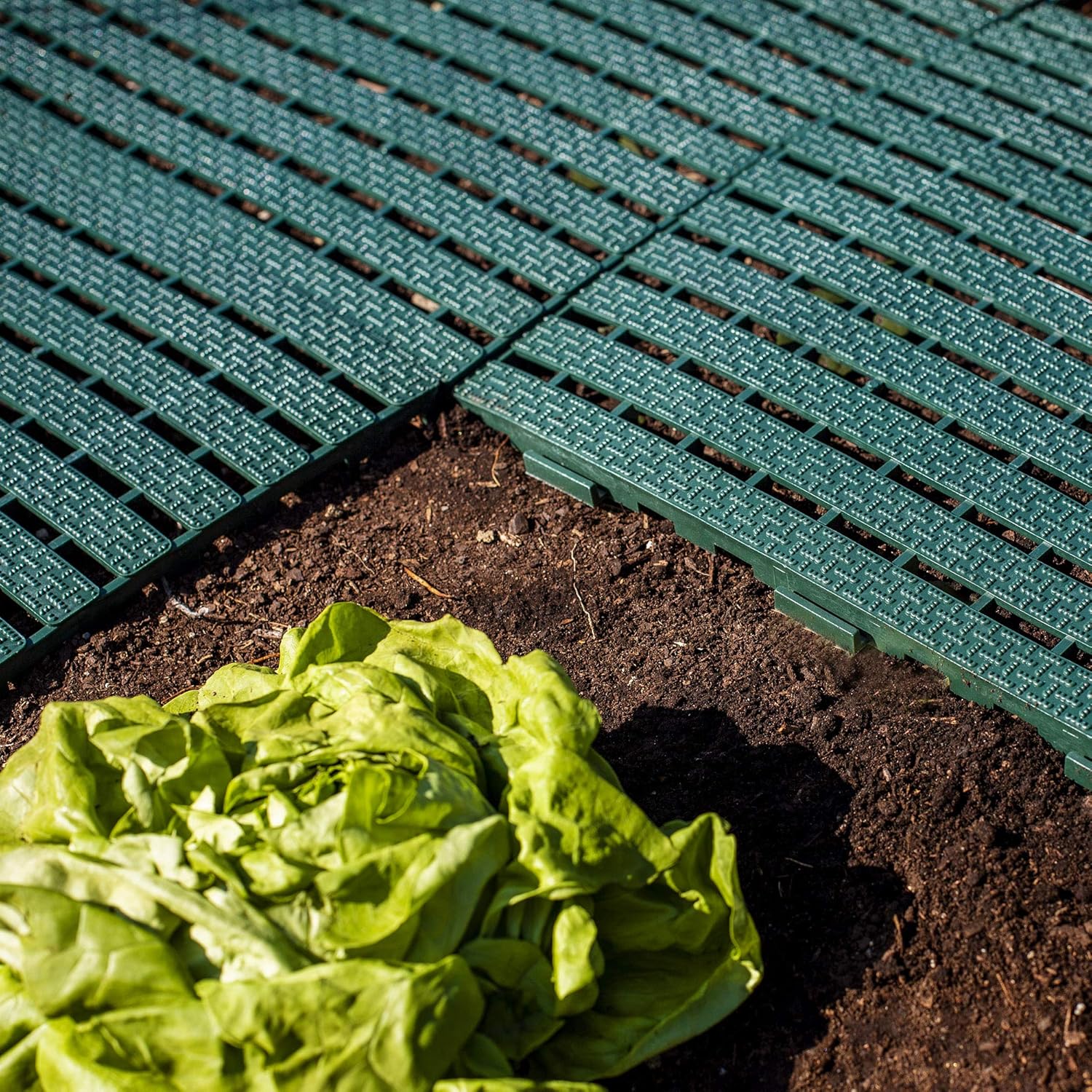 UPP Haus- &amp; Gartenmatte grün | Rutschhemmender Gartenweg oder Beetbegrenzung